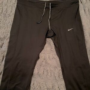 NIKE CAPRIS